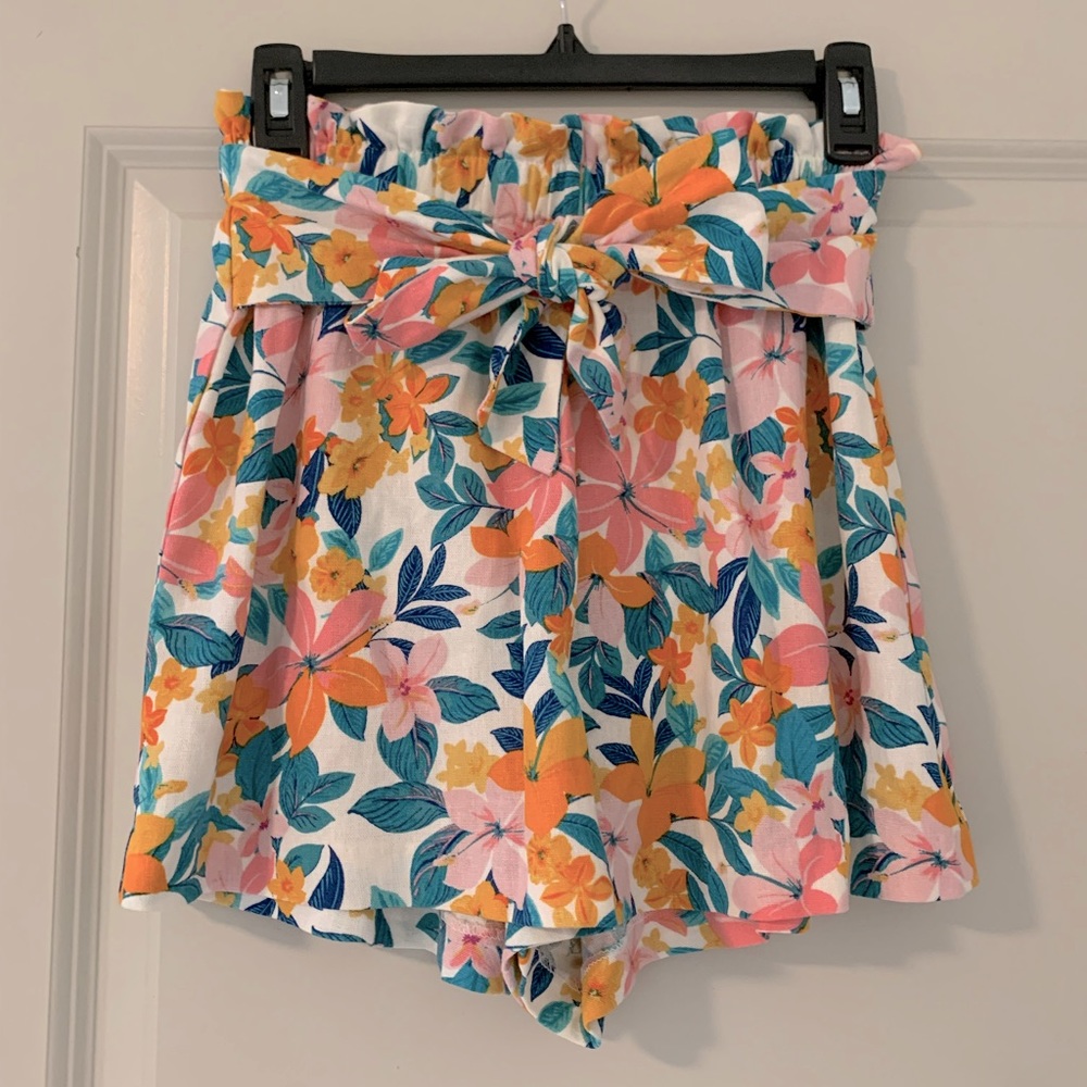 BCBGeneration New Tie Waist Floral Shorts